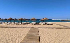 Apartamento frente ao mar com piscina de água salgada